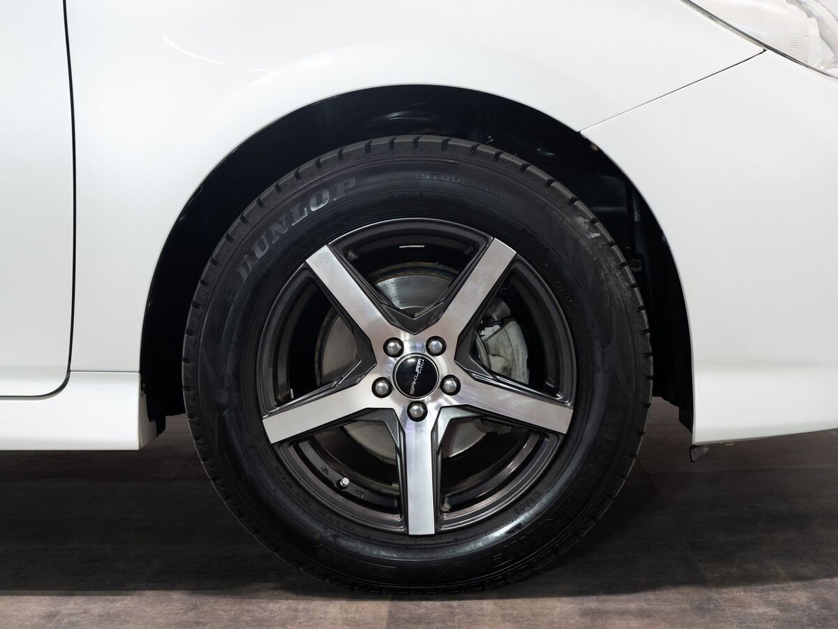 Toyota Wish 2014 - фото автомобиля