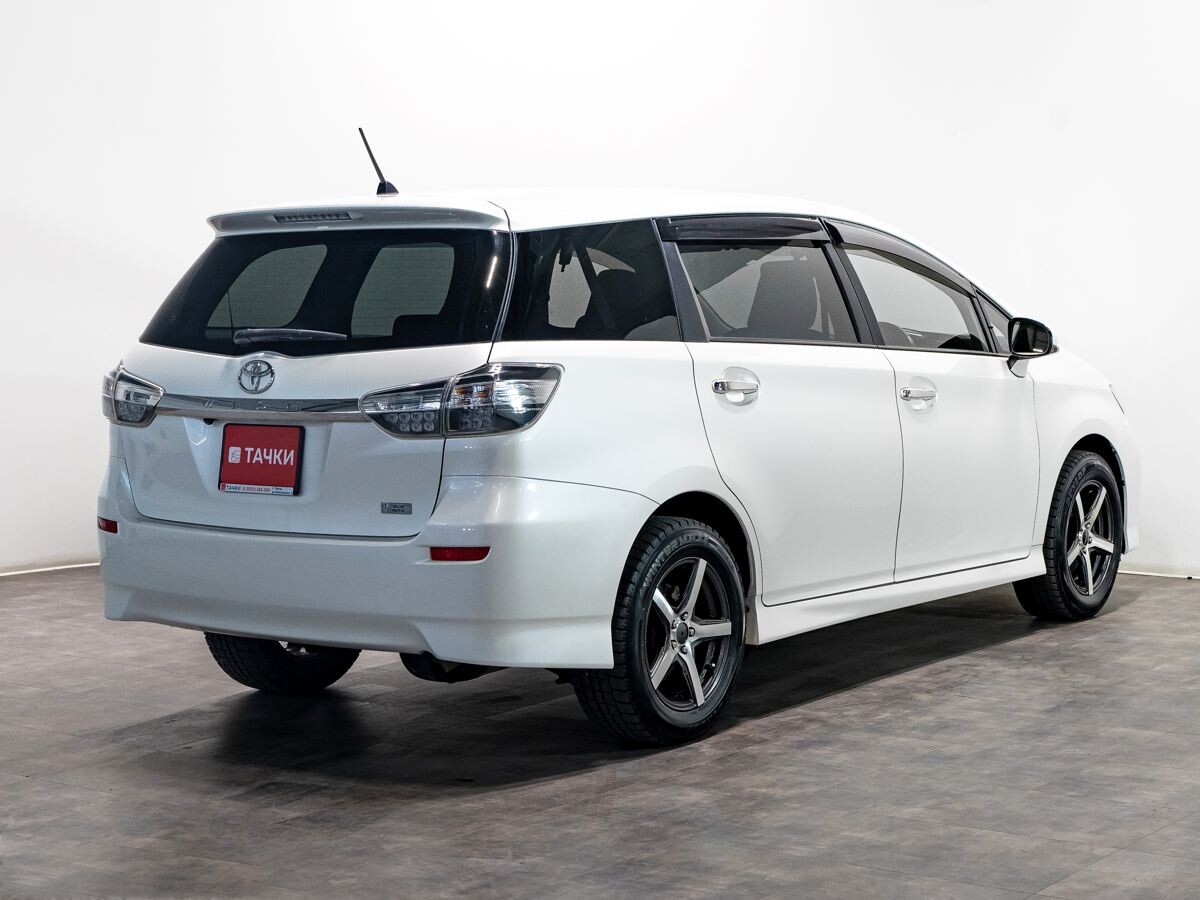 Toyota Wish 2014 - фото автомобиля