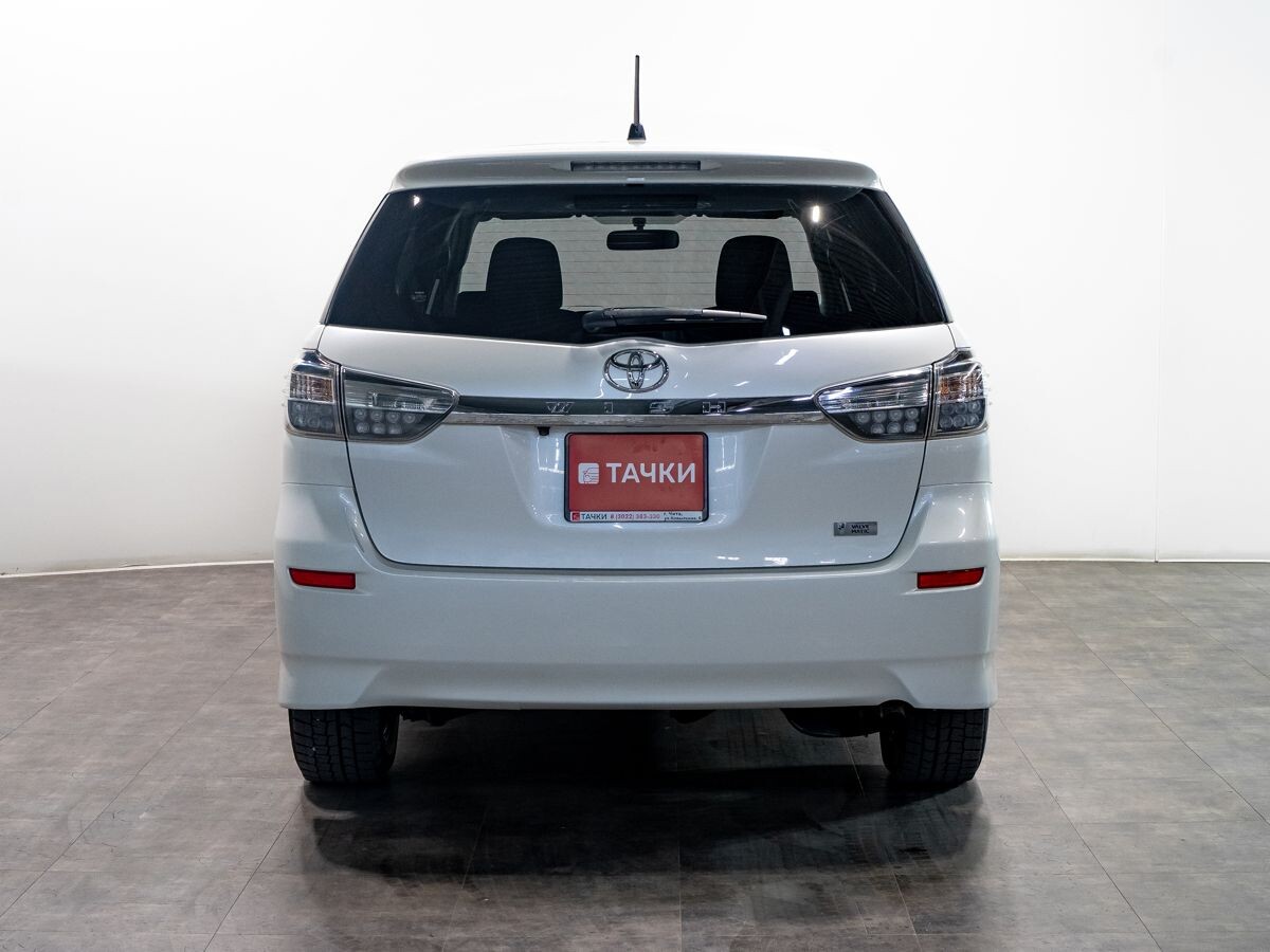 Toyota Wish 2014 - фото автомобиля