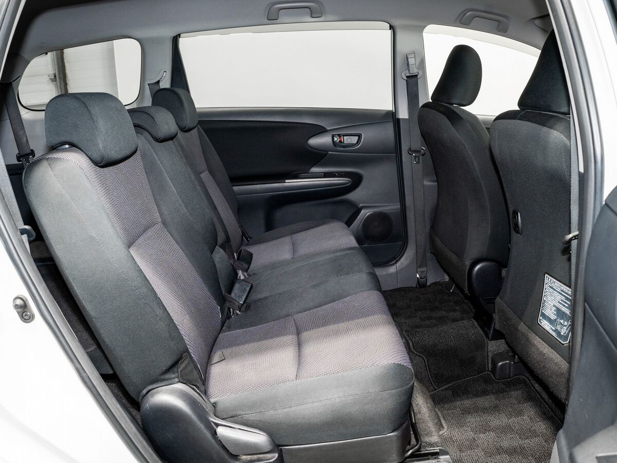 Toyota Wish 2014 - фото автомобиля