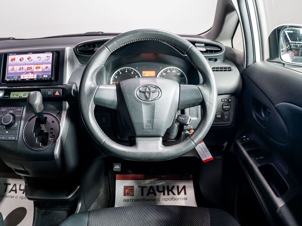 Toyota Wish 2014 - фото автомобиля