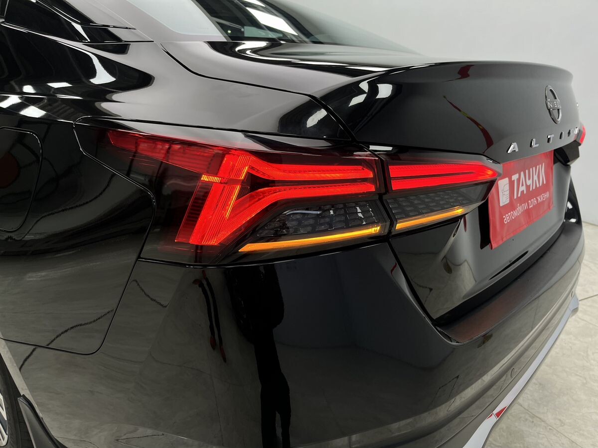 Nissan Altima 2023 - фото автомобиля