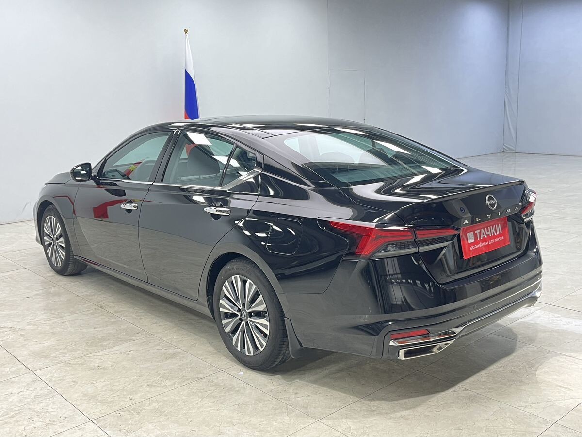 Nissan Altima 2023 - фото автомобиля