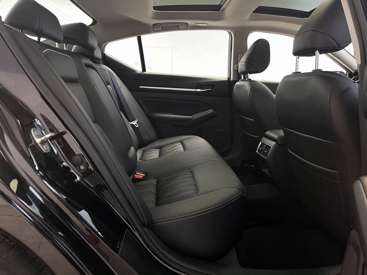 Nissan Altima 2023 - фото автомобиля