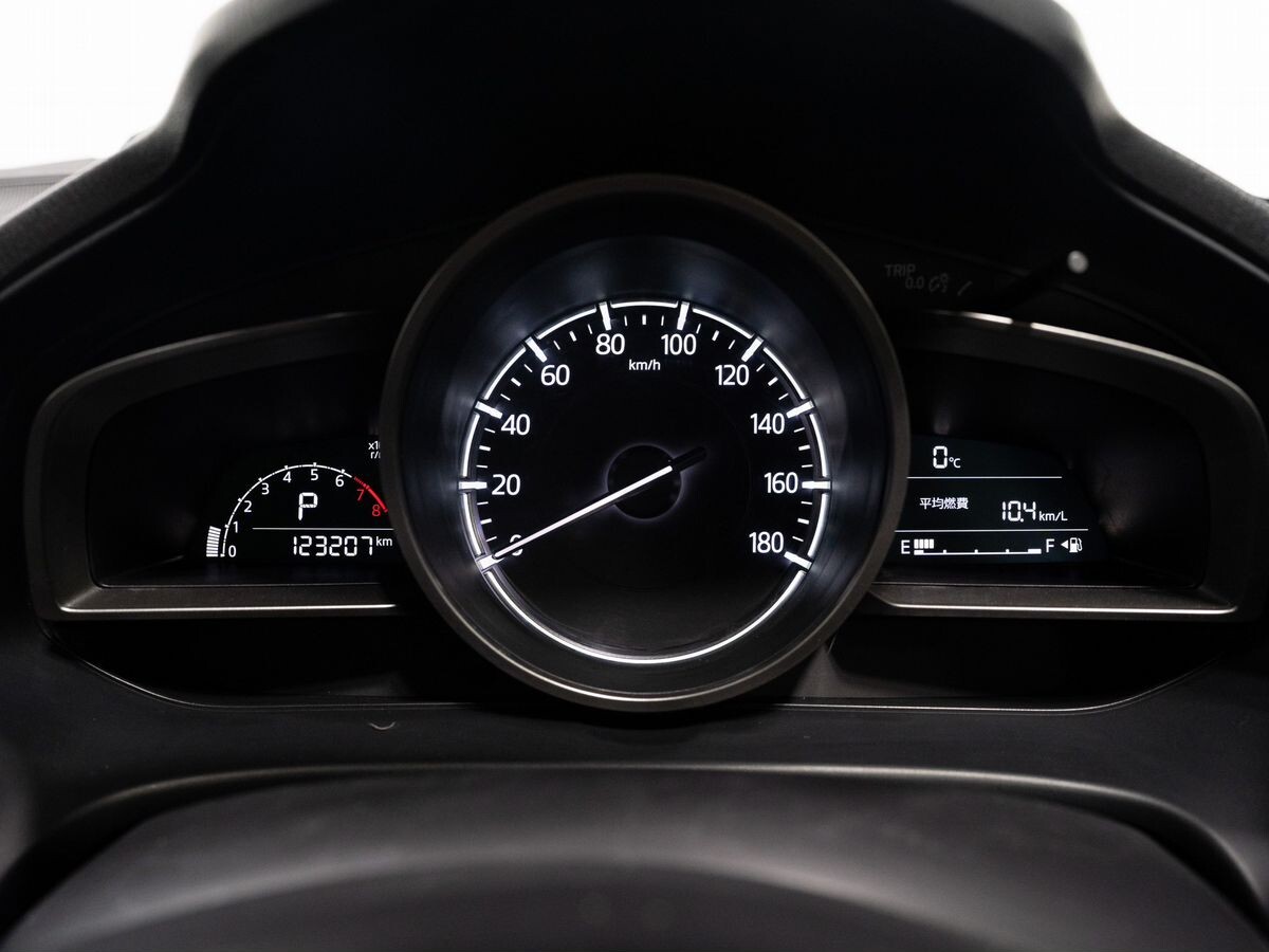 Mazda Axela 2017 - фото автомобиля