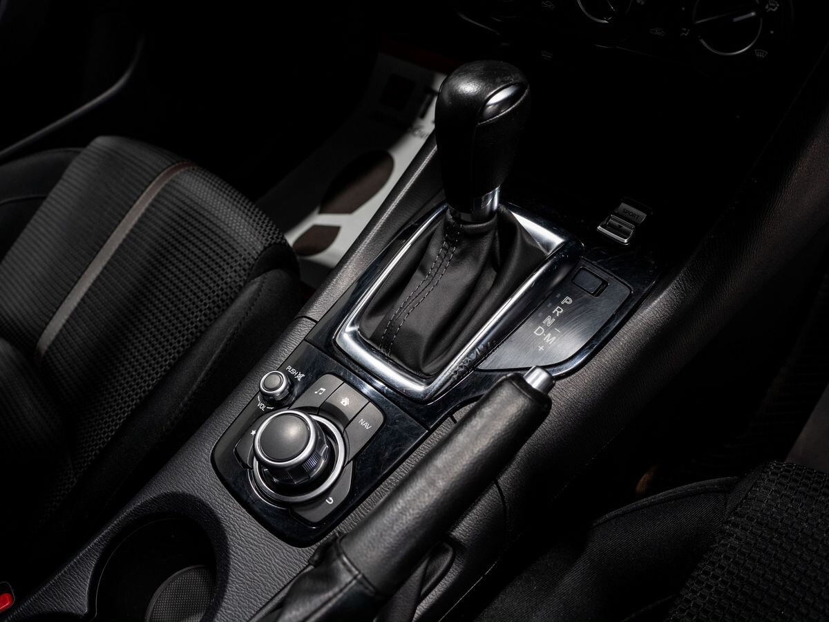 Mazda Axela 2017 - фото автомобиля