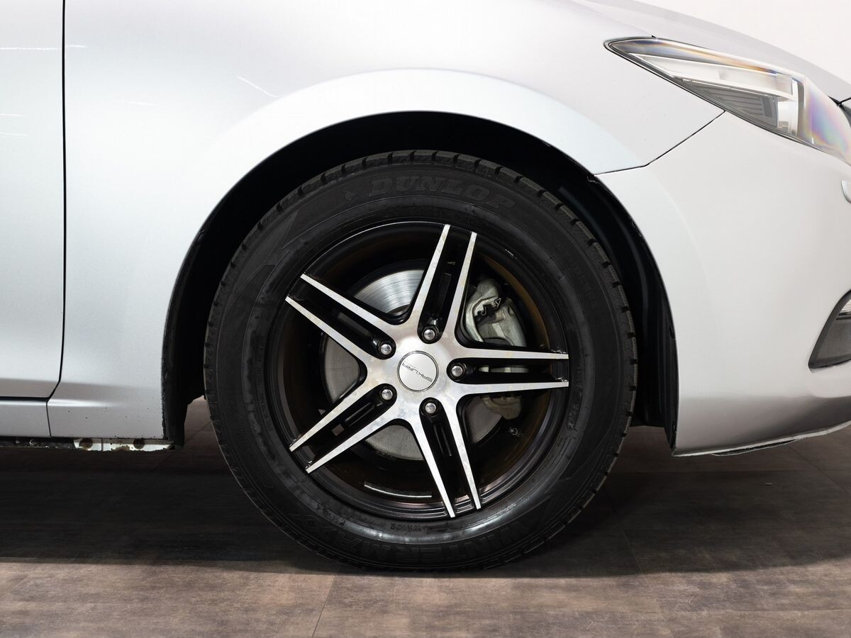 Mazda Axela 2017 - фото автомобиля