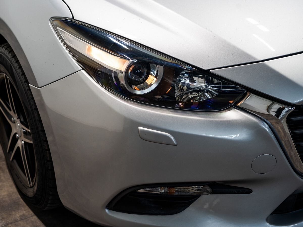 Mazda Axela 2017 - фото автомобиля