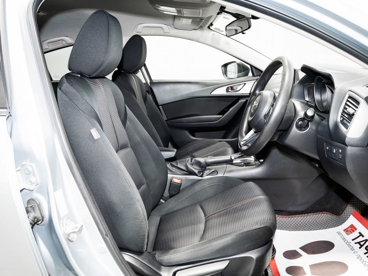 Mazda Axela 2017 - фото автомобиля