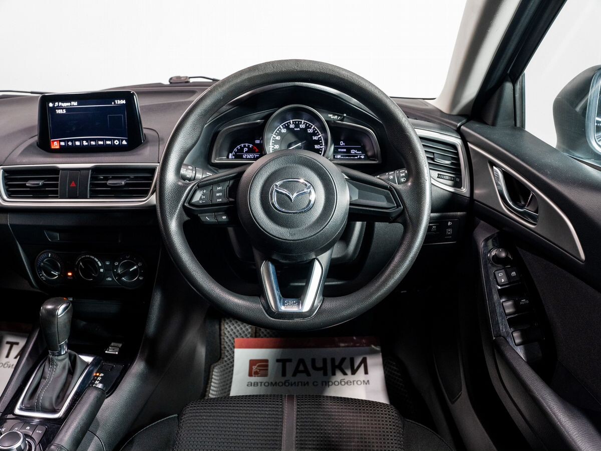 Mazda Axela 2017 - фото автомобиля