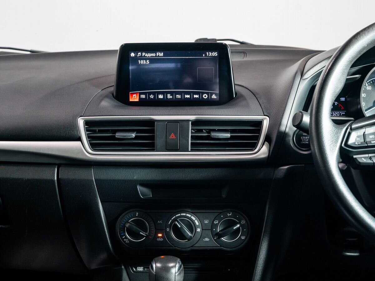 Mazda Axela 2017 - фото автомобиля