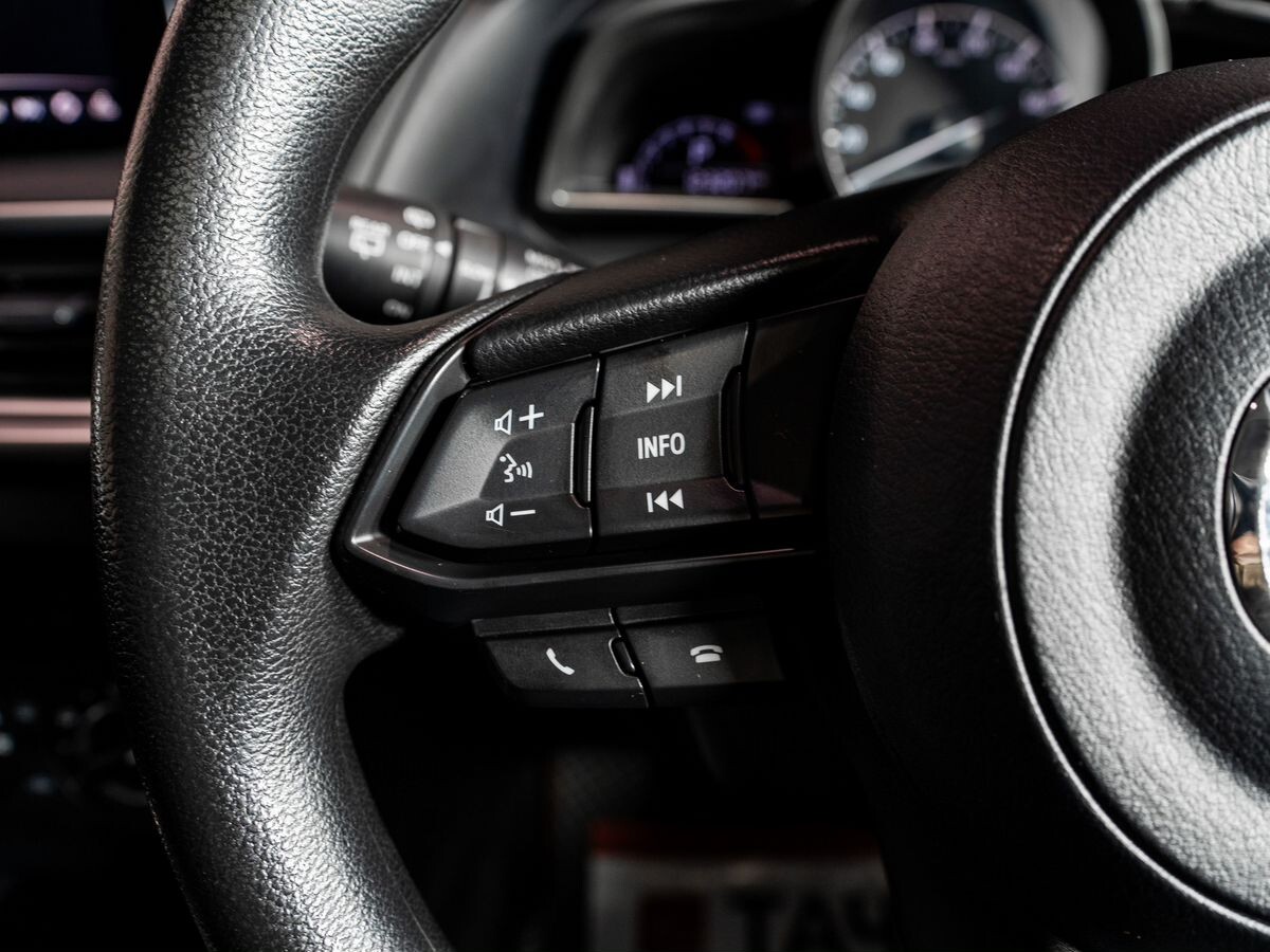 Mazda Axela 2017 - фото автомобиля