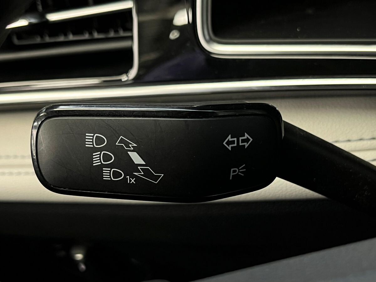 Volkswagen Tiguan 2022 - фото автомобиля