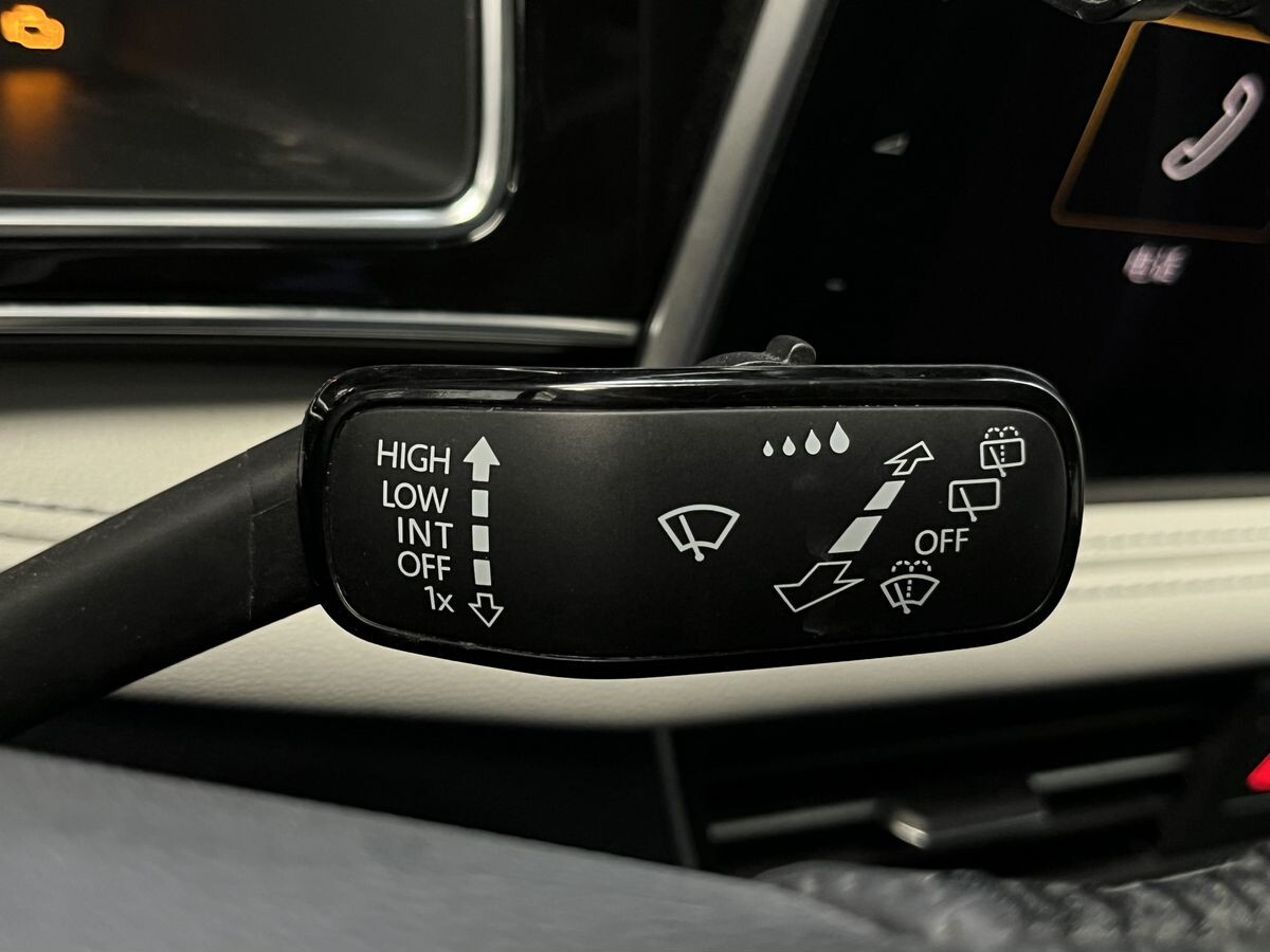 Volkswagen Tiguan 2022 - фото автомобиля