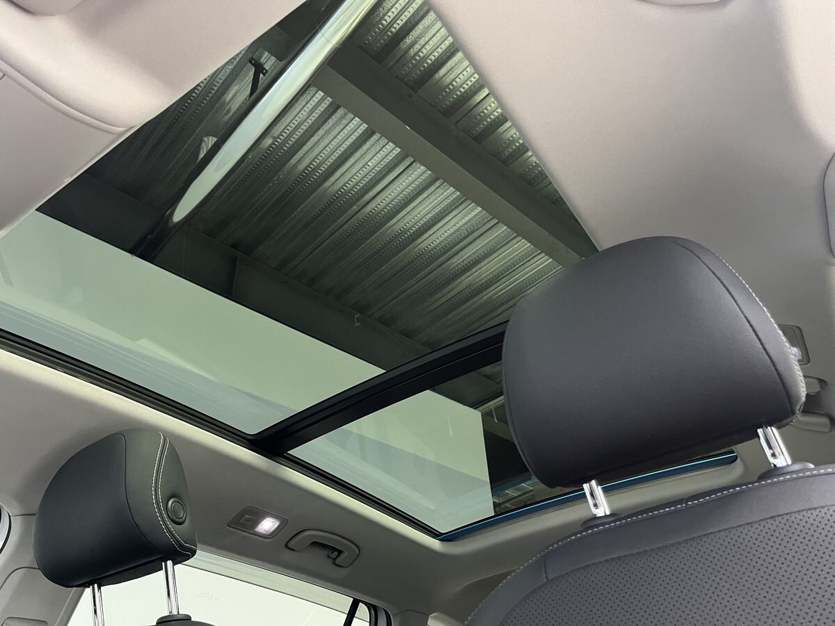 Volkswagen Tiguan 2022 - фото автомобиля