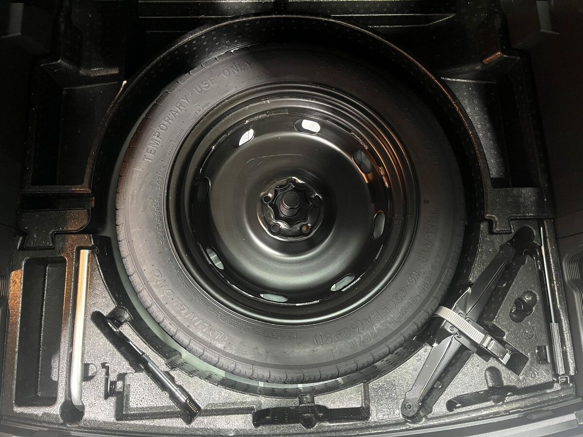 Volkswagen Tiguan 2022 - фото автомобиля