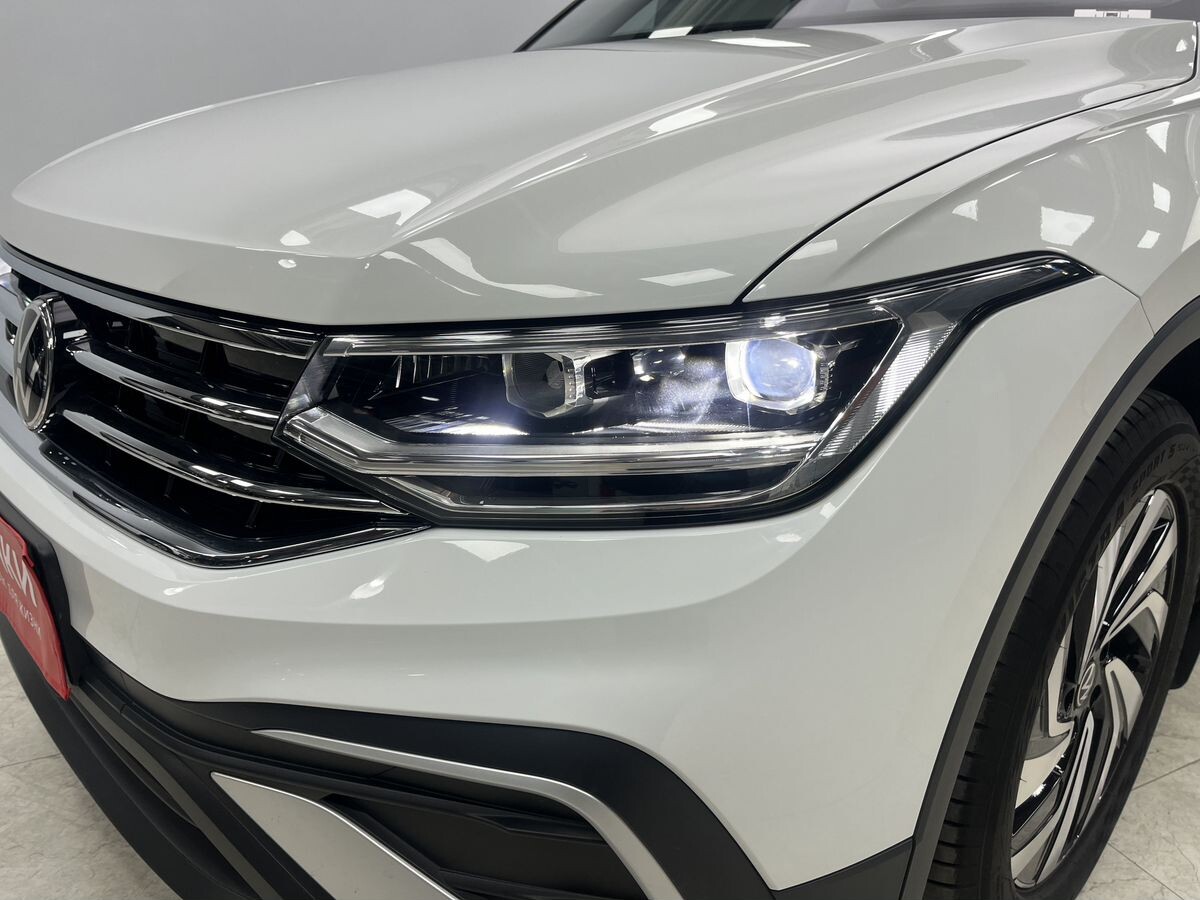 Volkswagen Tiguan 2022 - фото автомобиля