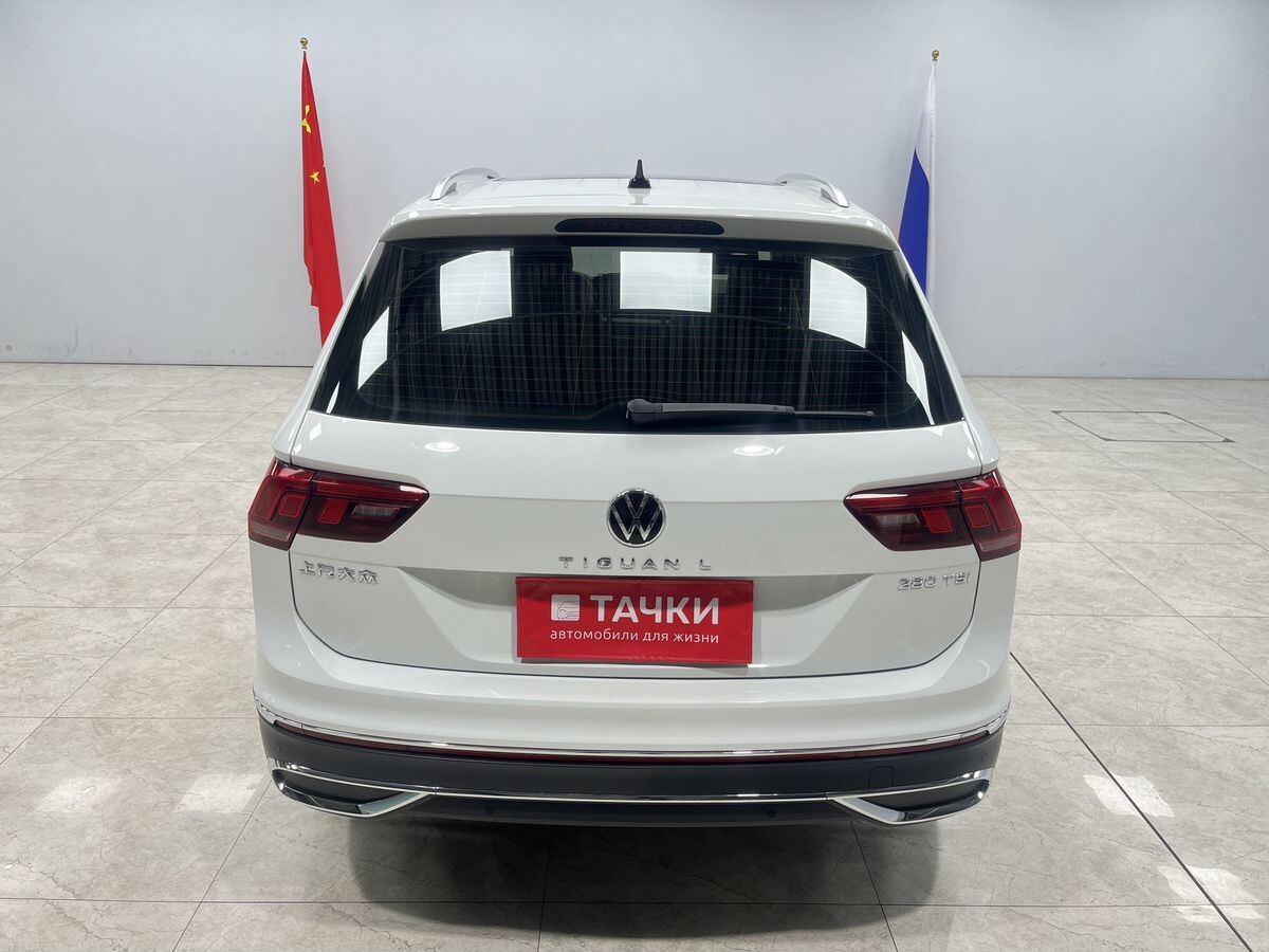 Volkswagen Tiguan 2022 - фото автомобиля