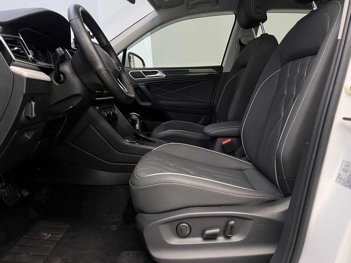 Volkswagen Tiguan 2022 - фото автомобиля