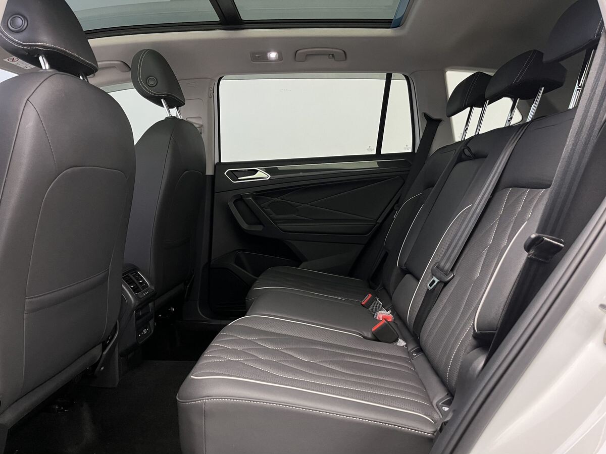 Volkswagen Tiguan 2022 - фото автомобиля