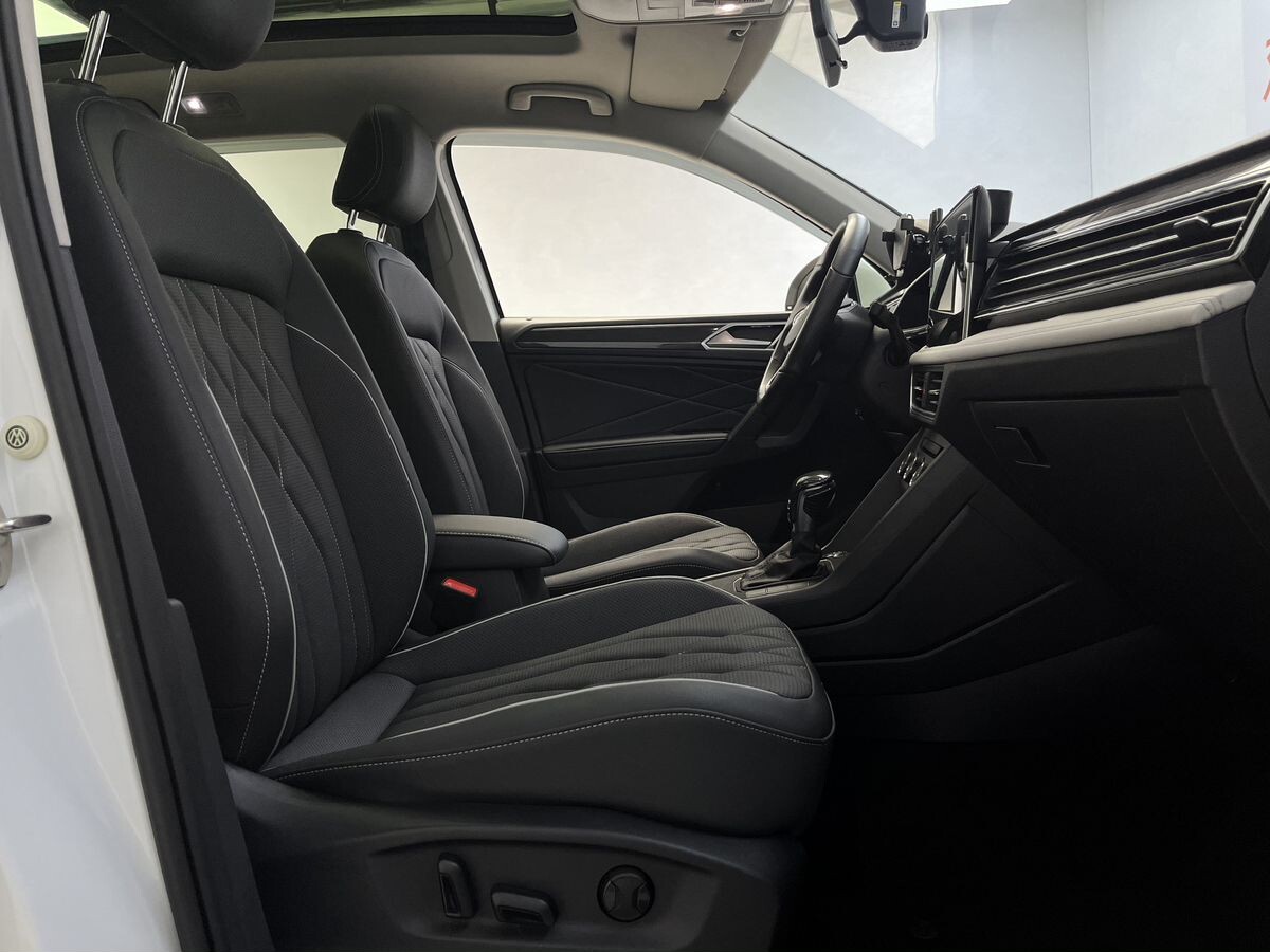 Volkswagen Tiguan 2022 - фото автомобиля