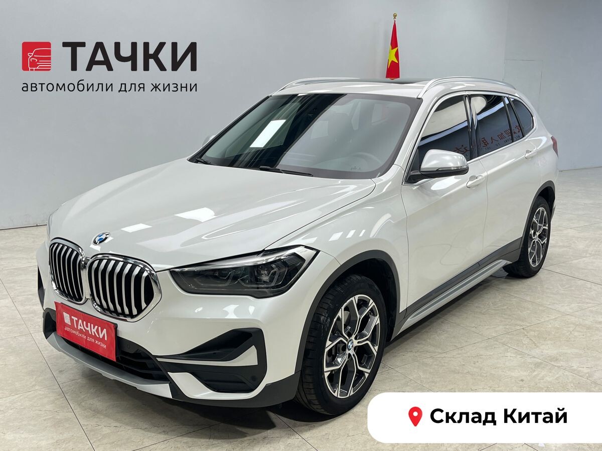 BMW X1 2022 - фото автомобиля