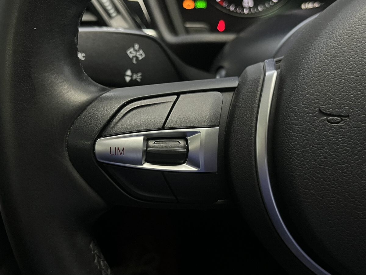 BMW X1 2022 - фото автомобиля