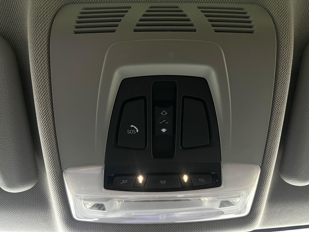 BMW X1 2022 - фото автомобиля