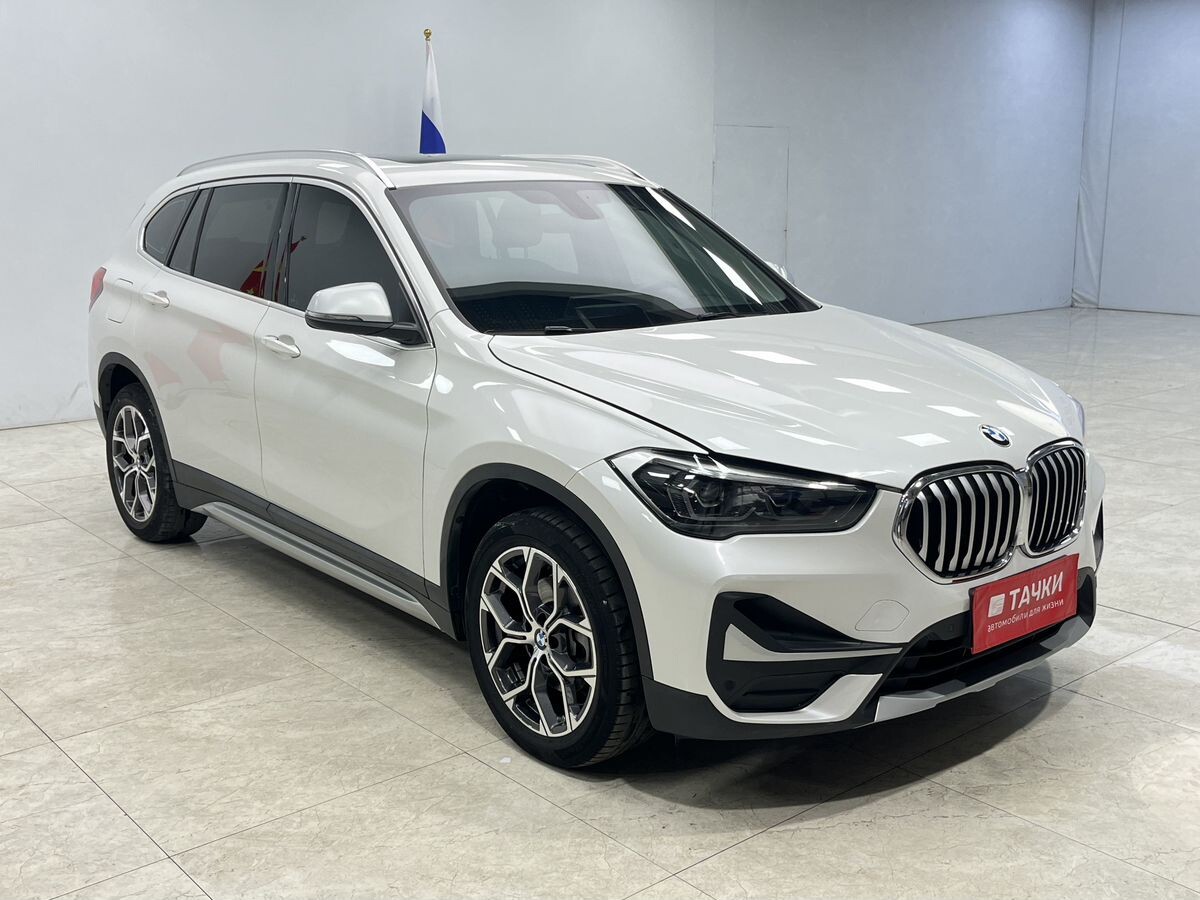 BMW X1 2022 - фото автомобиля