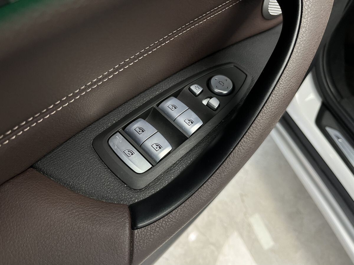 BMW X1 2022 - фото автомобиля