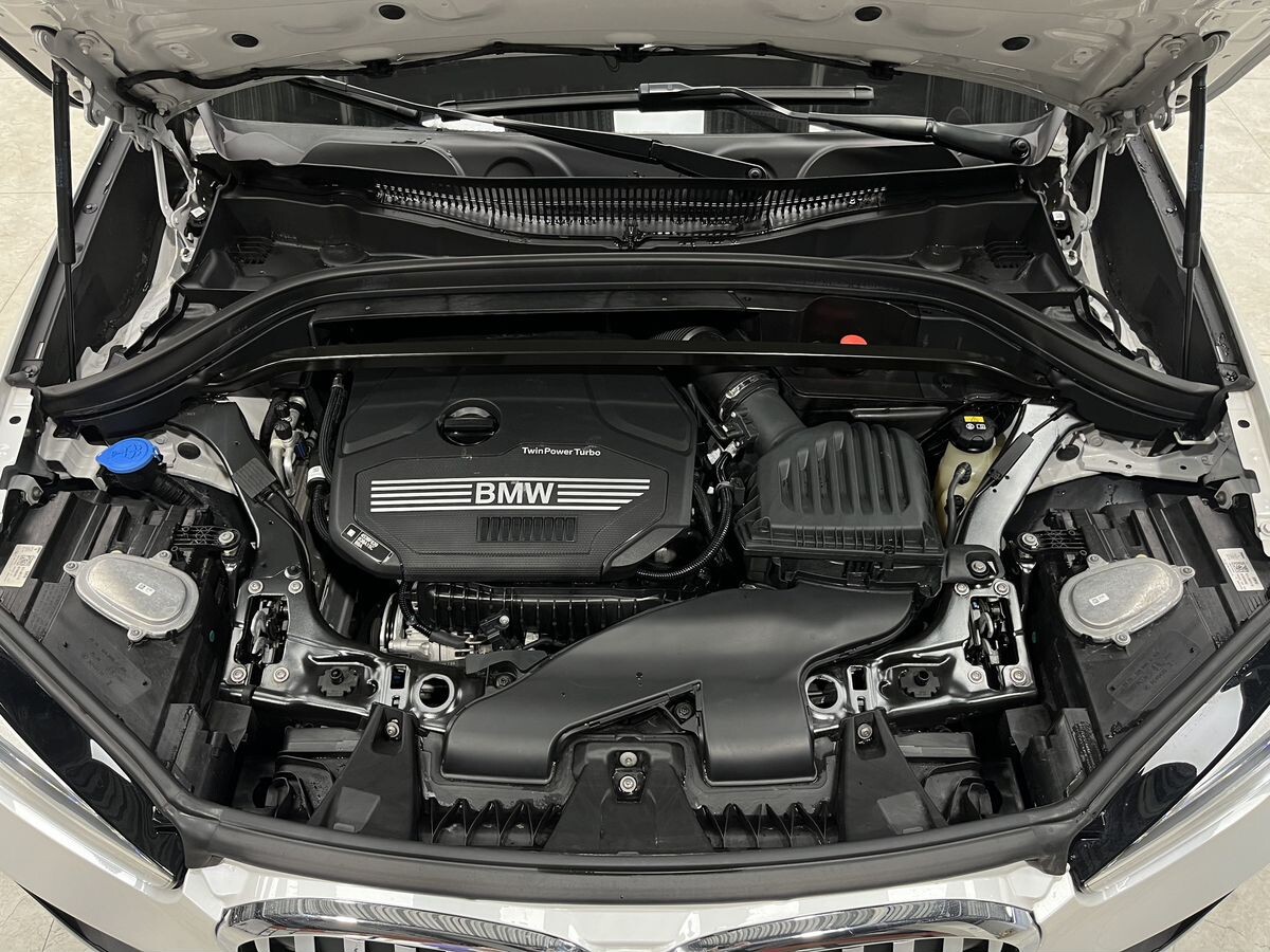 BMW X1 2022 - фото автомобиля