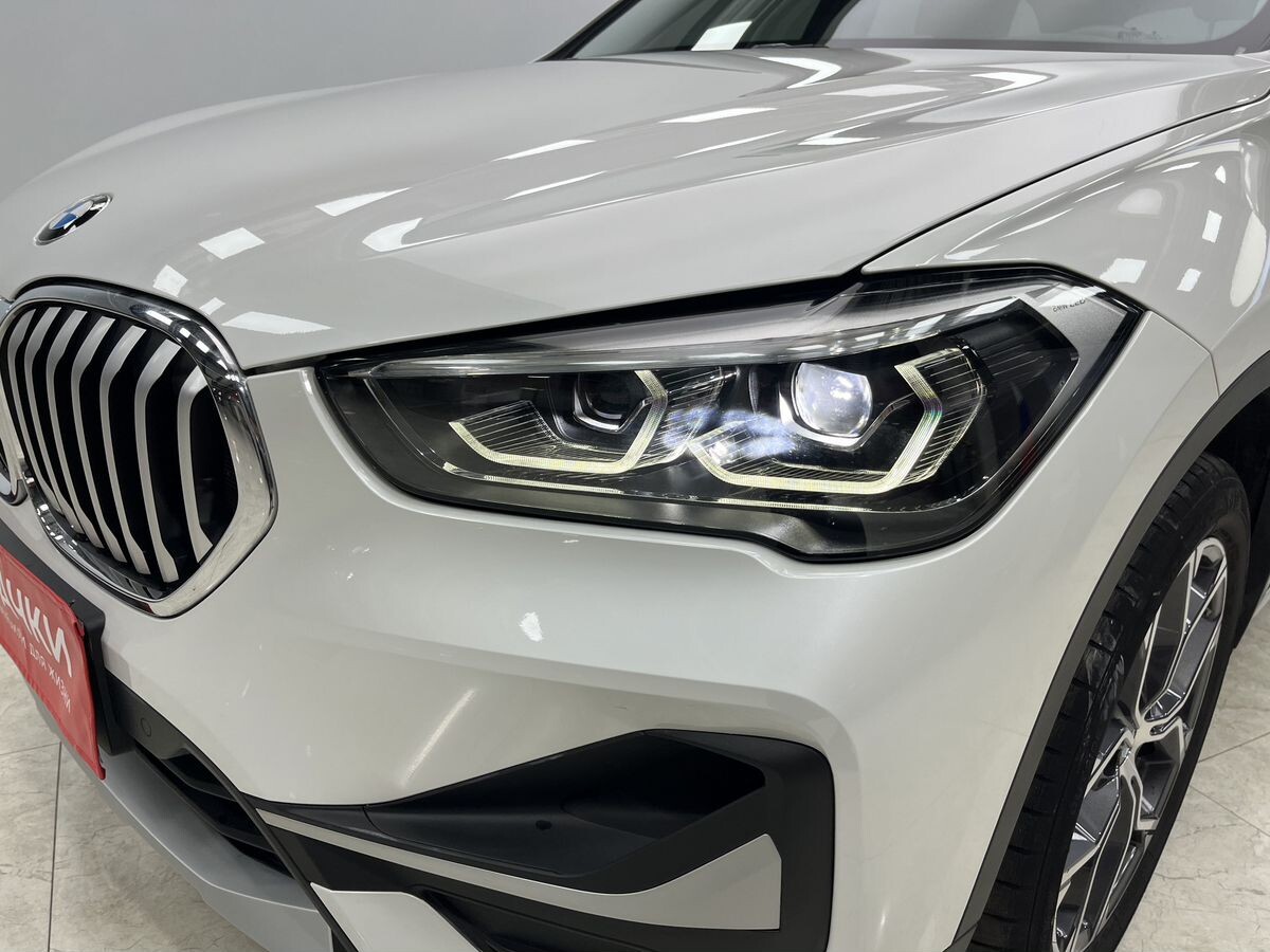 BMW X1 2022 - фото автомобиля
