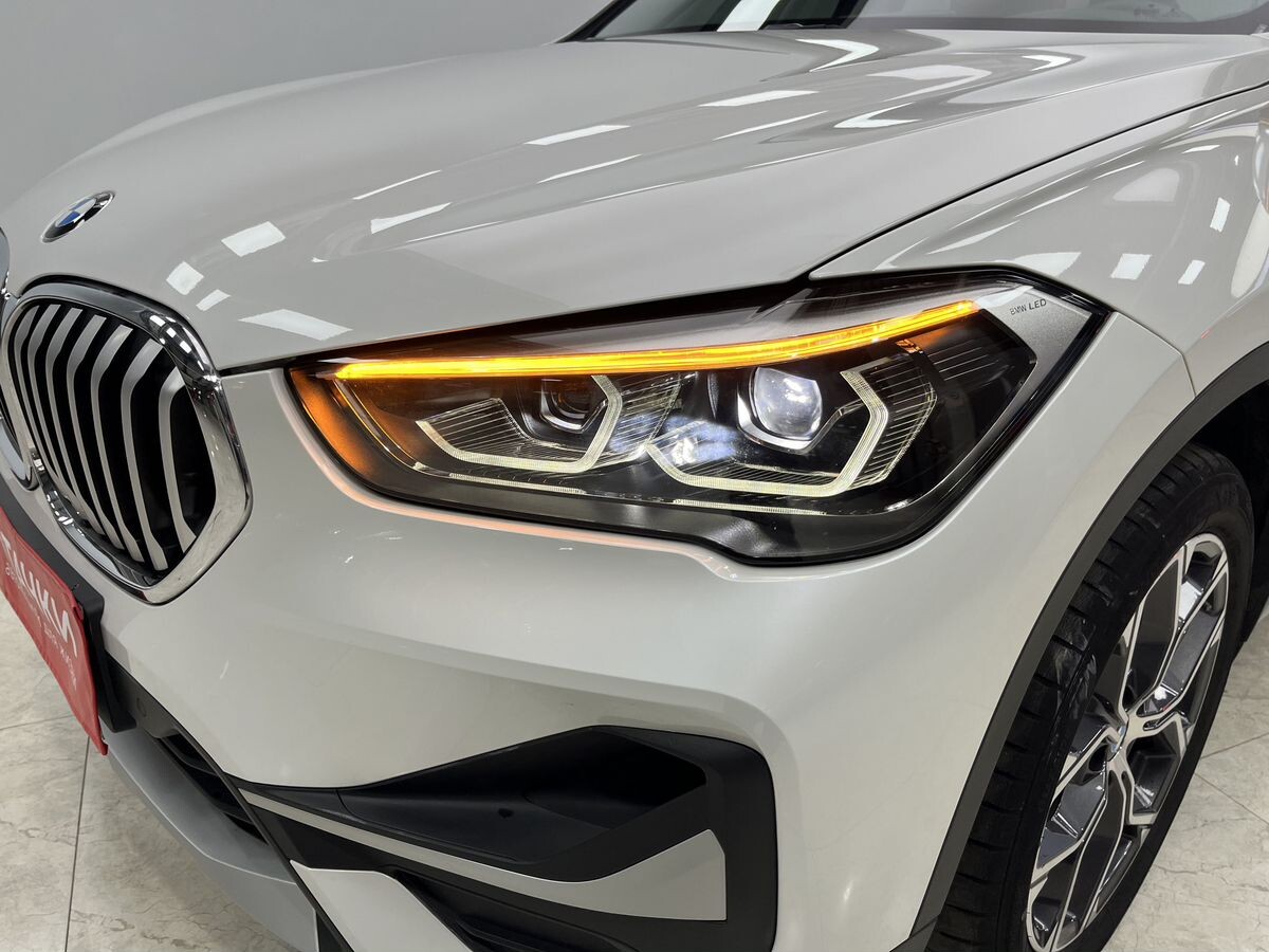 BMW X1 2022 - фото автомобиля