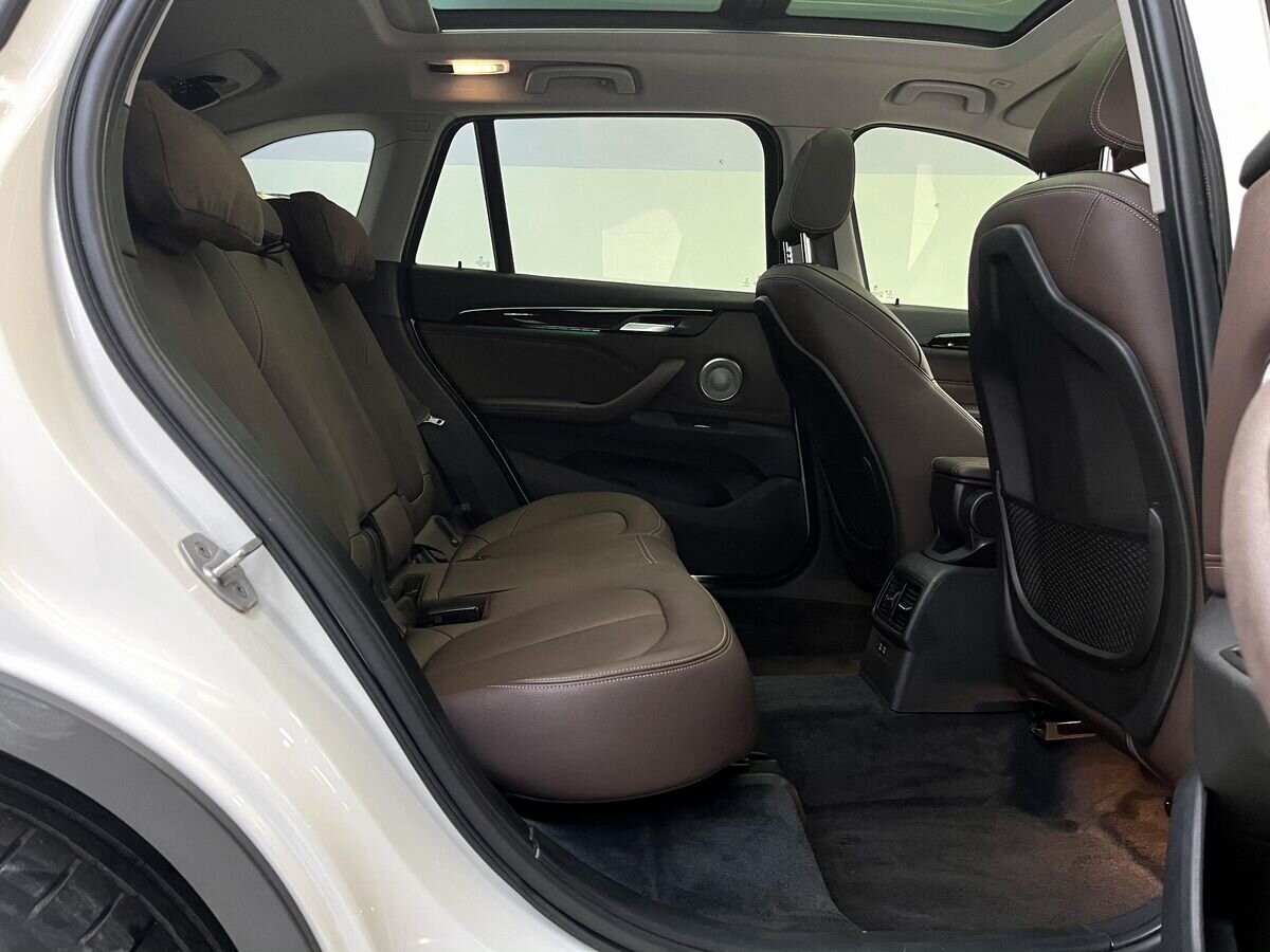 BMW X1 2022 - фото автомобиля