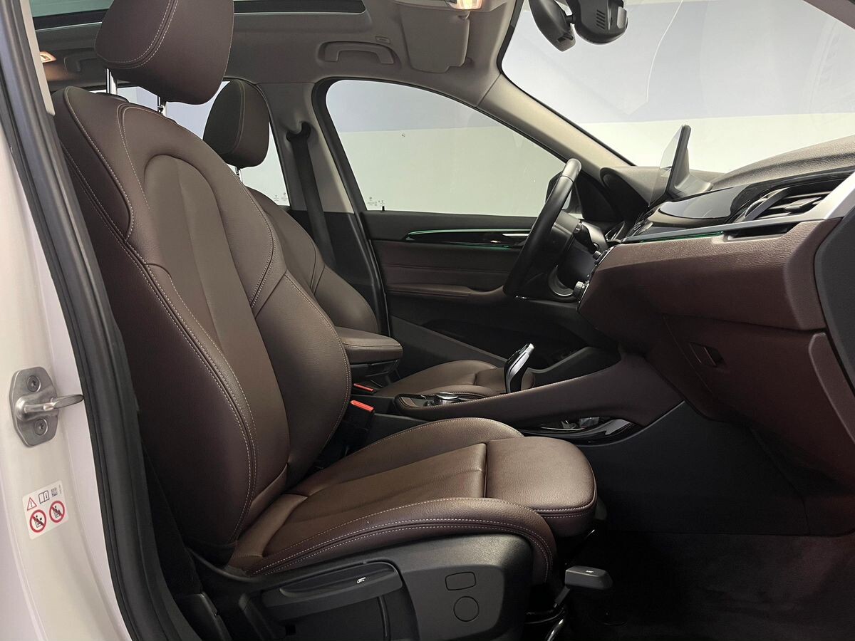 BMW X1 2022 - фото автомобиля