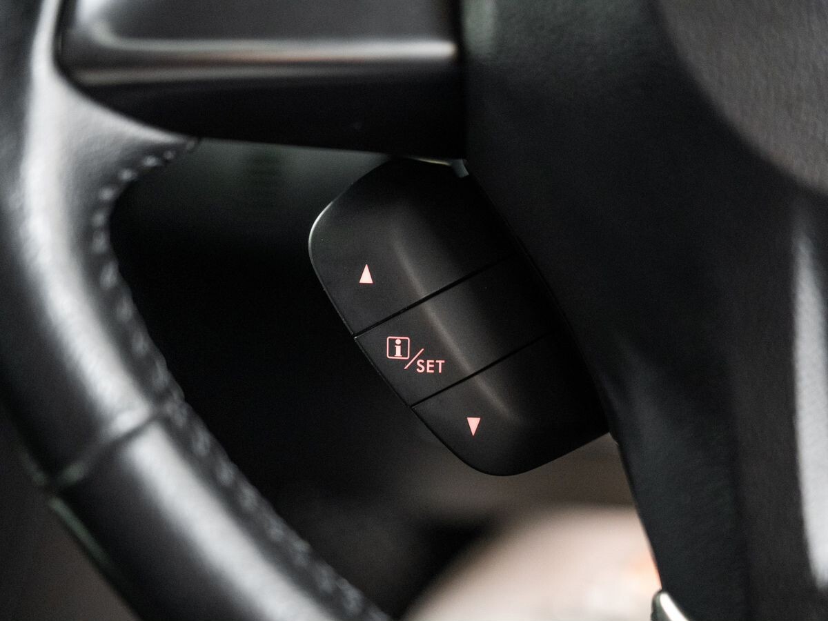 Subaru XV 2013 - фото автомобиля