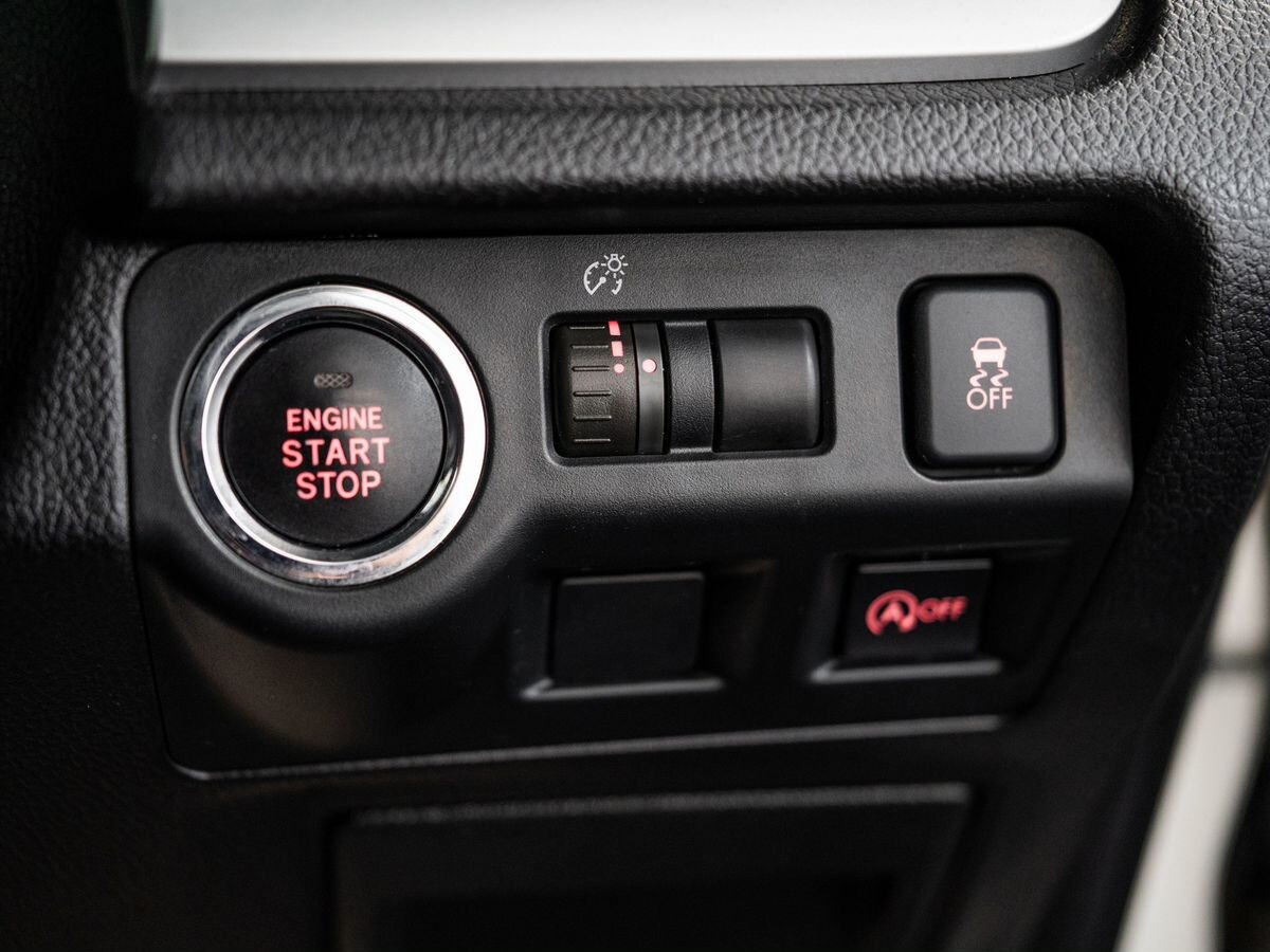 Subaru XV 2013 - фото автомобиля