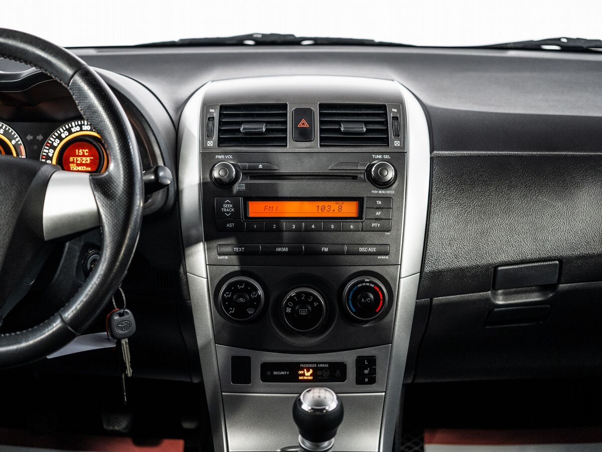 Toyota Corolla 2011 - фото автомобиля