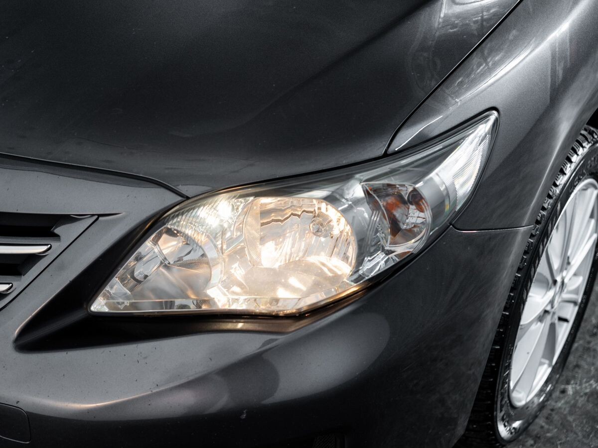 Toyota Corolla 2011 - фото автомобиля