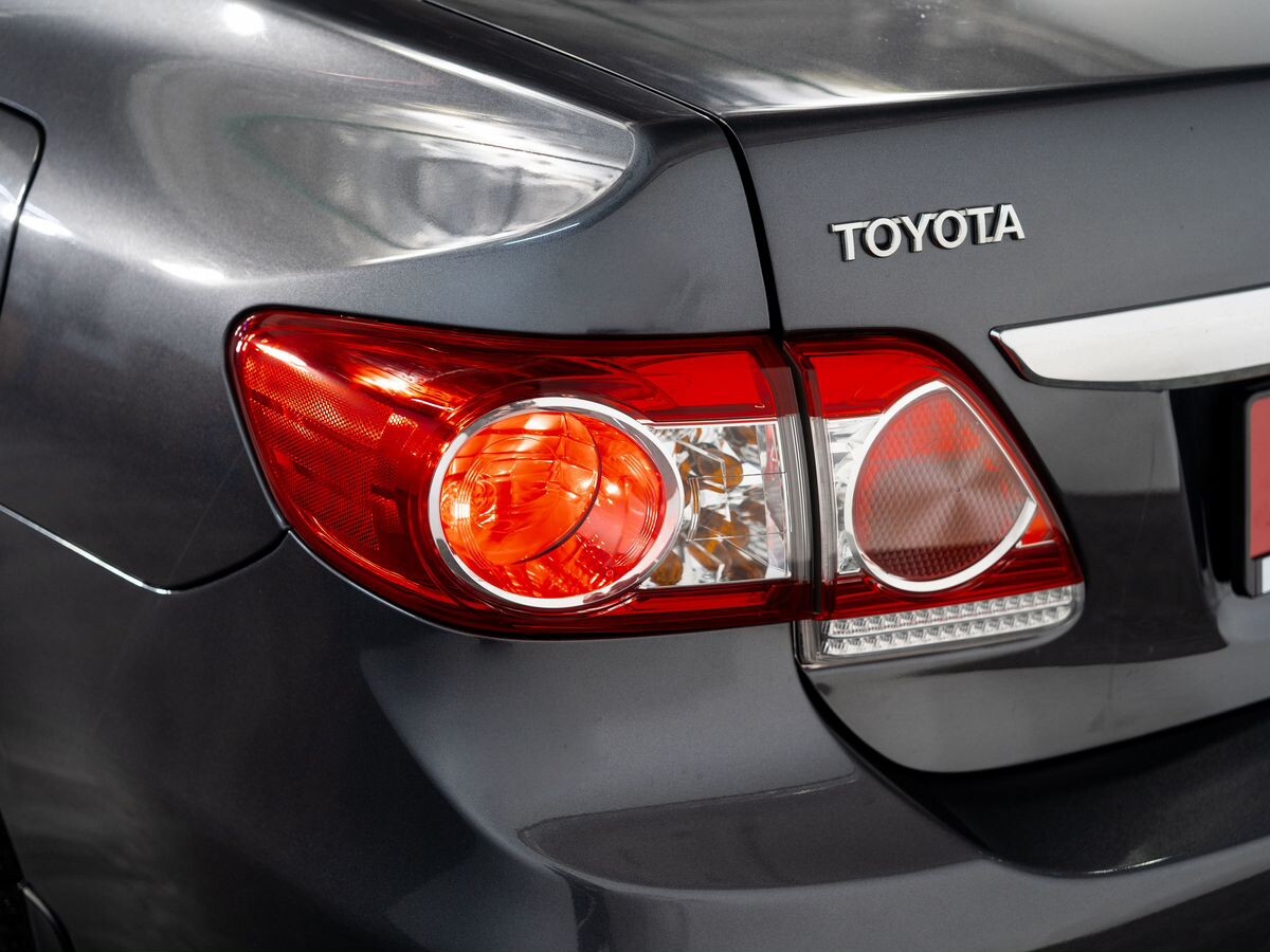 Toyota Corolla 2011 - фото автомобиля