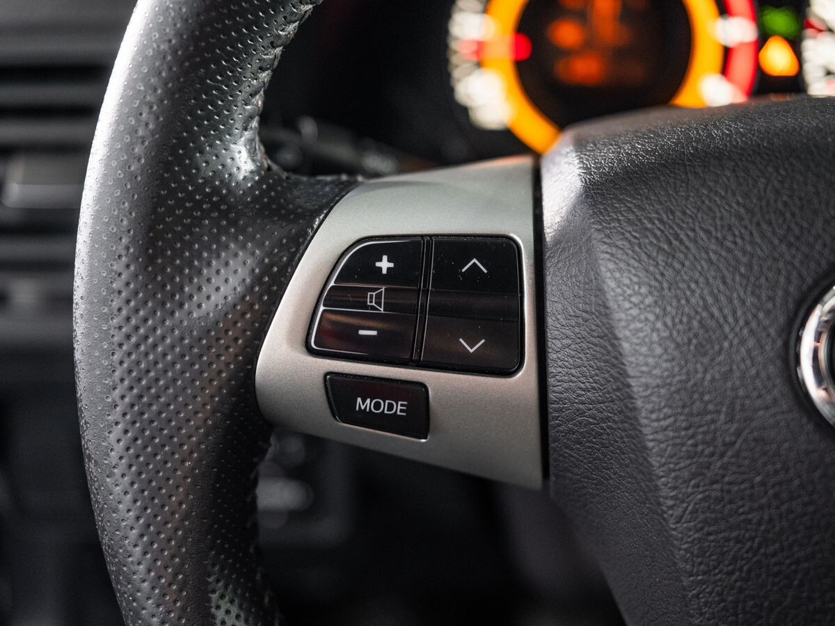 Toyota Corolla 2011 - фото автомобиля