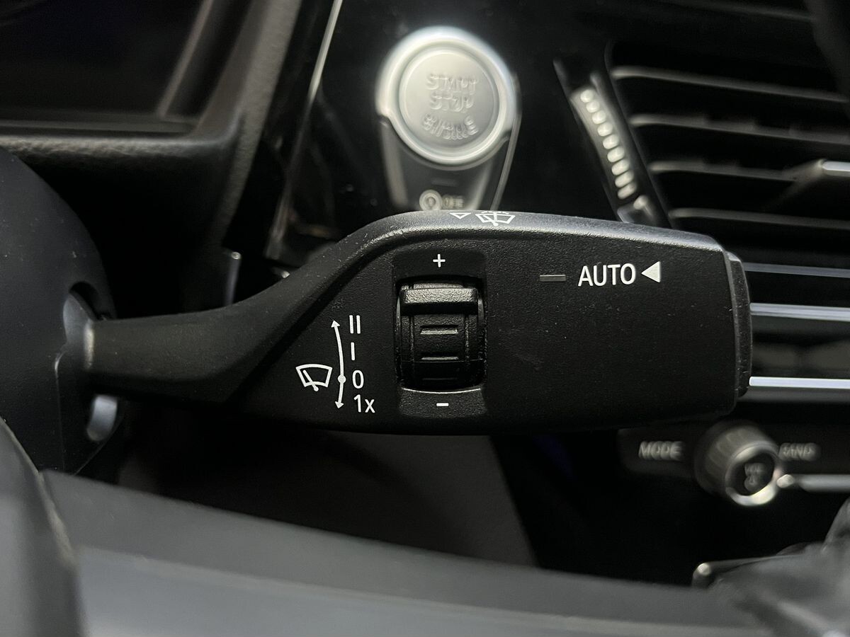 BMW 1-Series 2022 - фото автомобиля