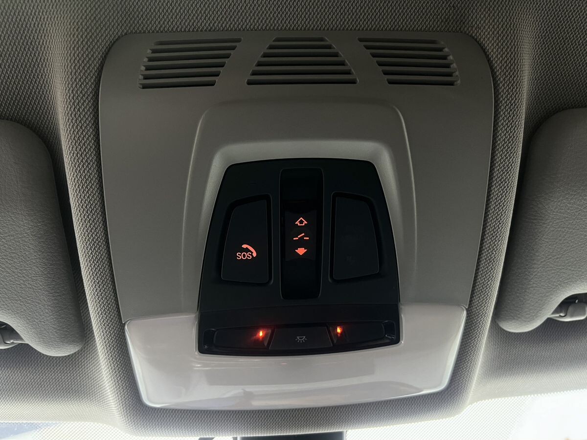 BMW 1-Series 2022 - фото автомобиля