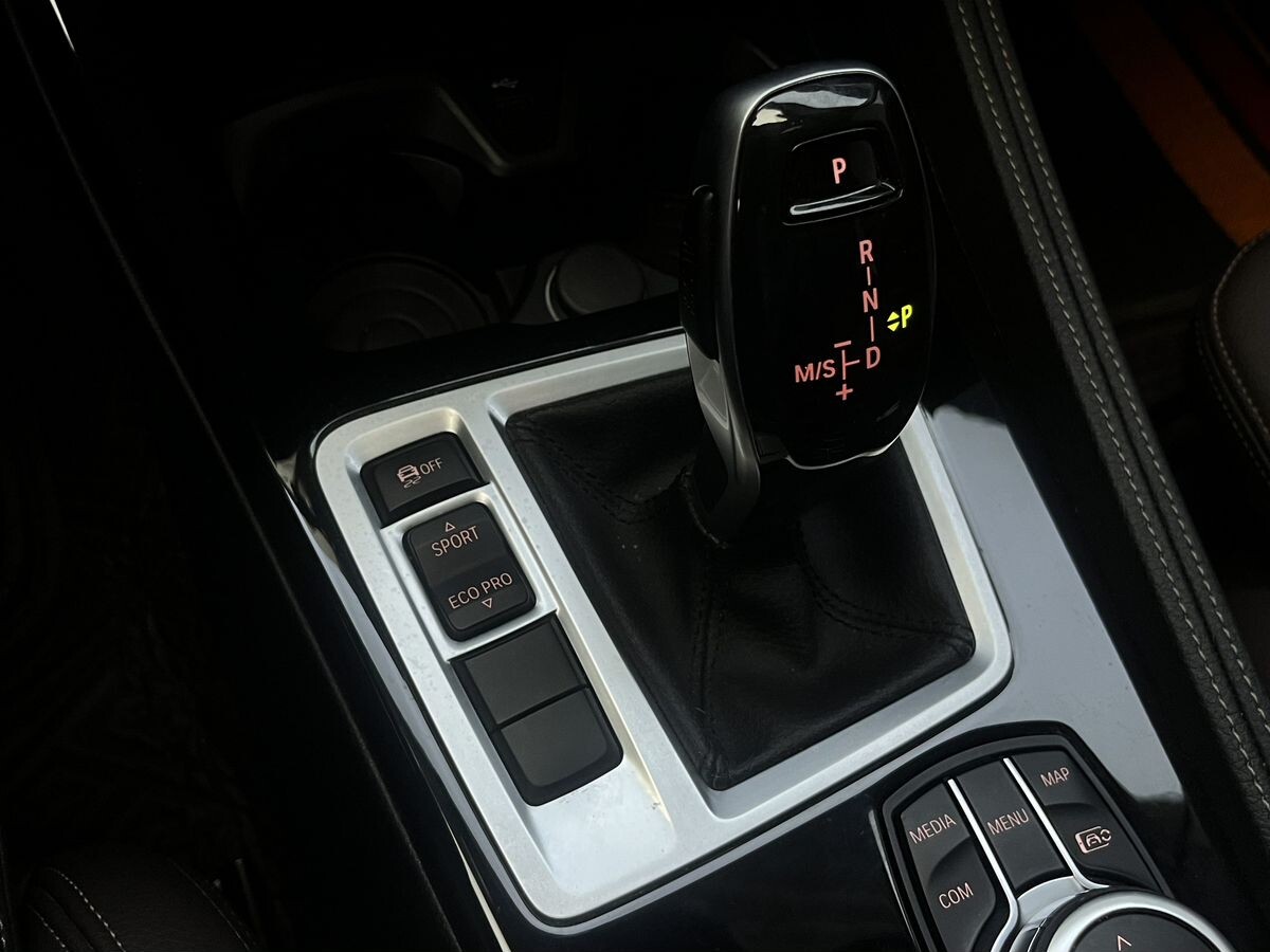 BMW 1-Series 2022 - фото автомобиля