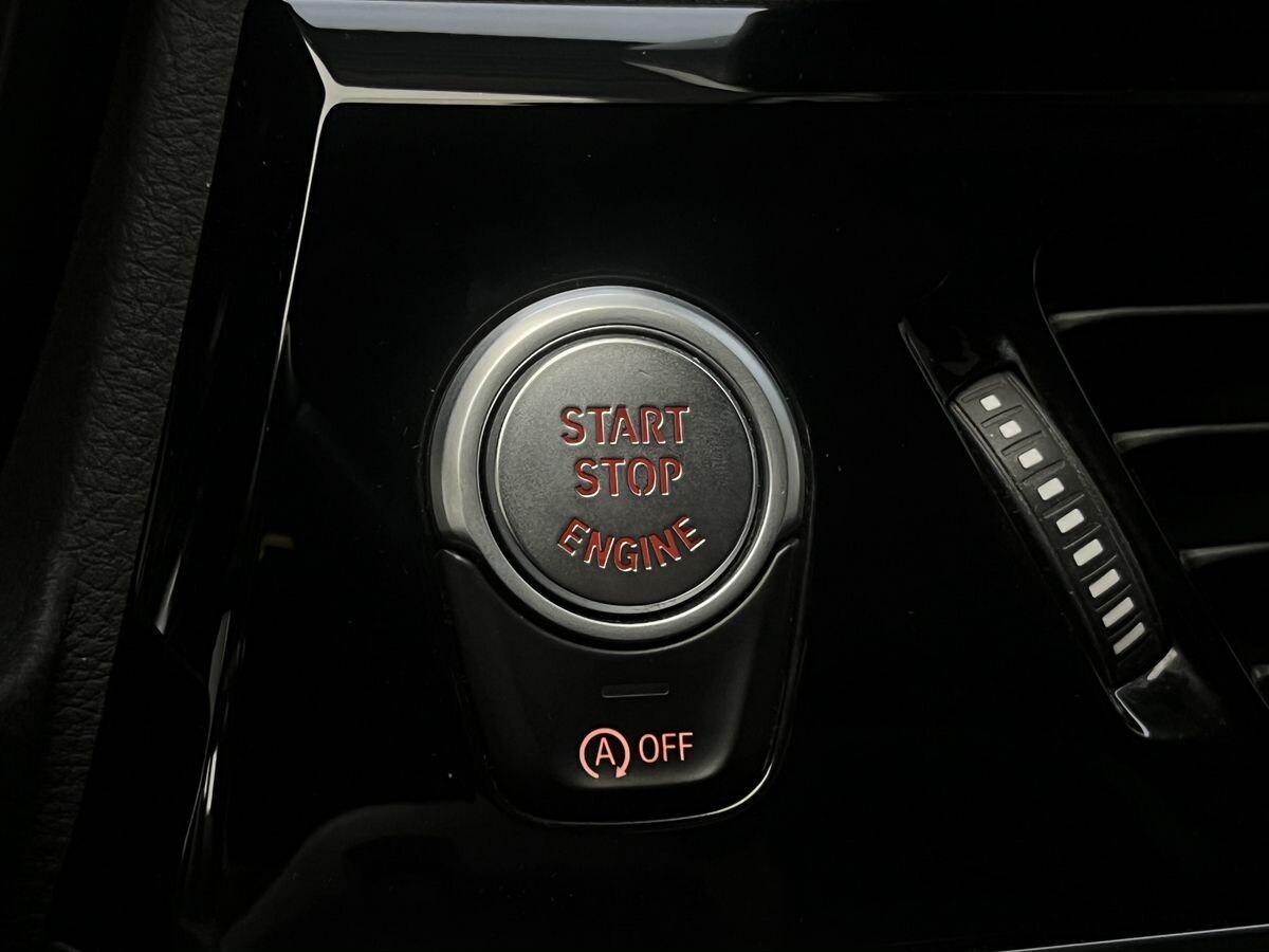 BMW 1-Series 2022 - фото автомобиля