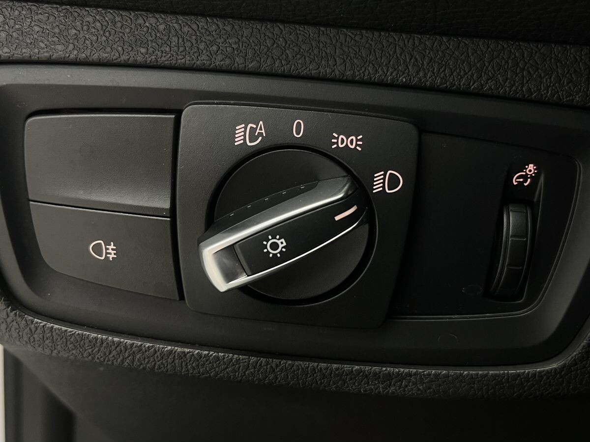 BMW 1-Series 2022 - фото автомобиля