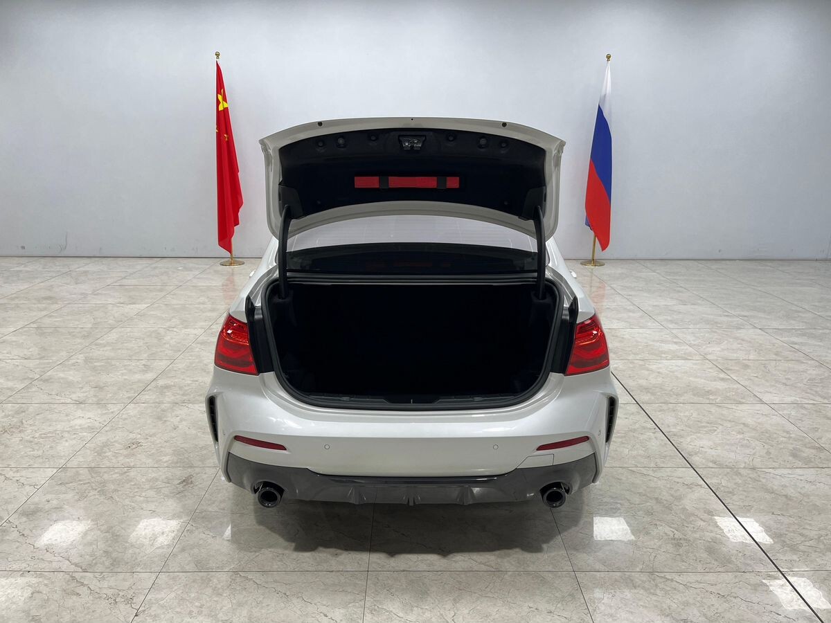 BMW 1-Series 2022 - фото автомобиля