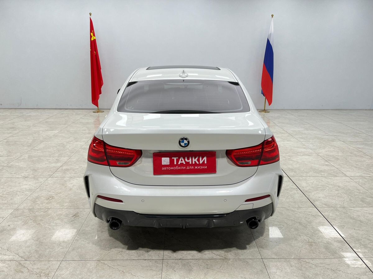 BMW 1-Series 2022 - фото автомобиля