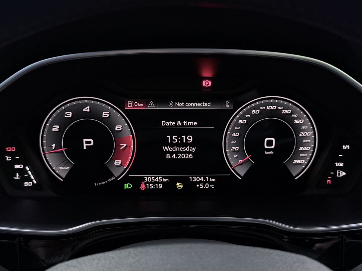 Audi Q3 2021 - фото автомобиля