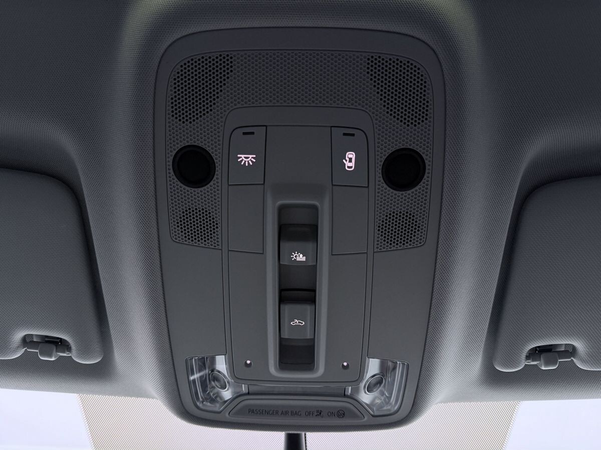 Audi Q3 2021 - фото автомобиля